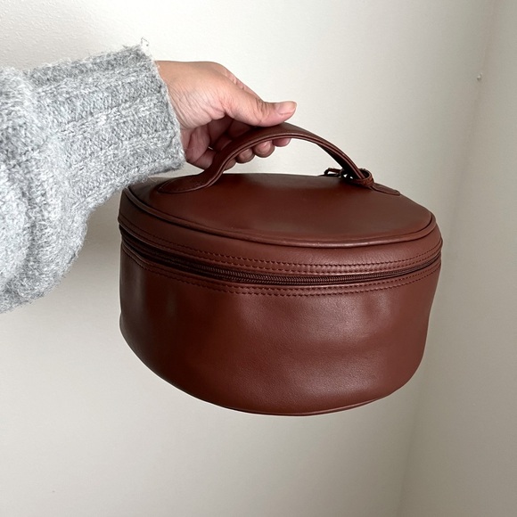Cosmetic bag- leather - Picture 1 of 4